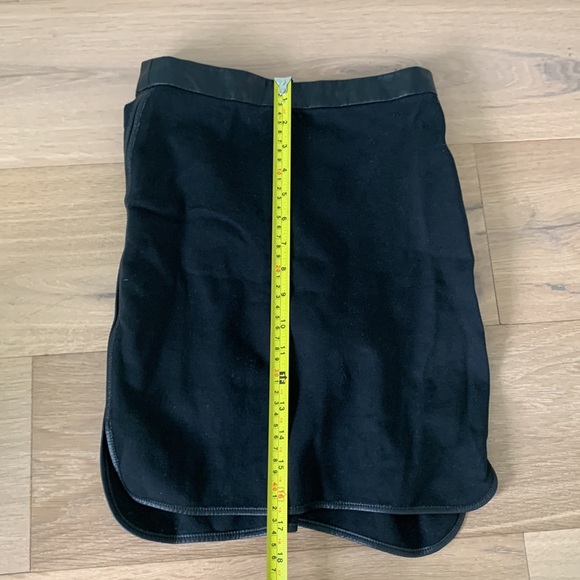 CLUB MONACO PENCIL SKIRT WITH FAUX LEATHER WAIST DETAILS - SIZE 00 - Picture 4 of 5